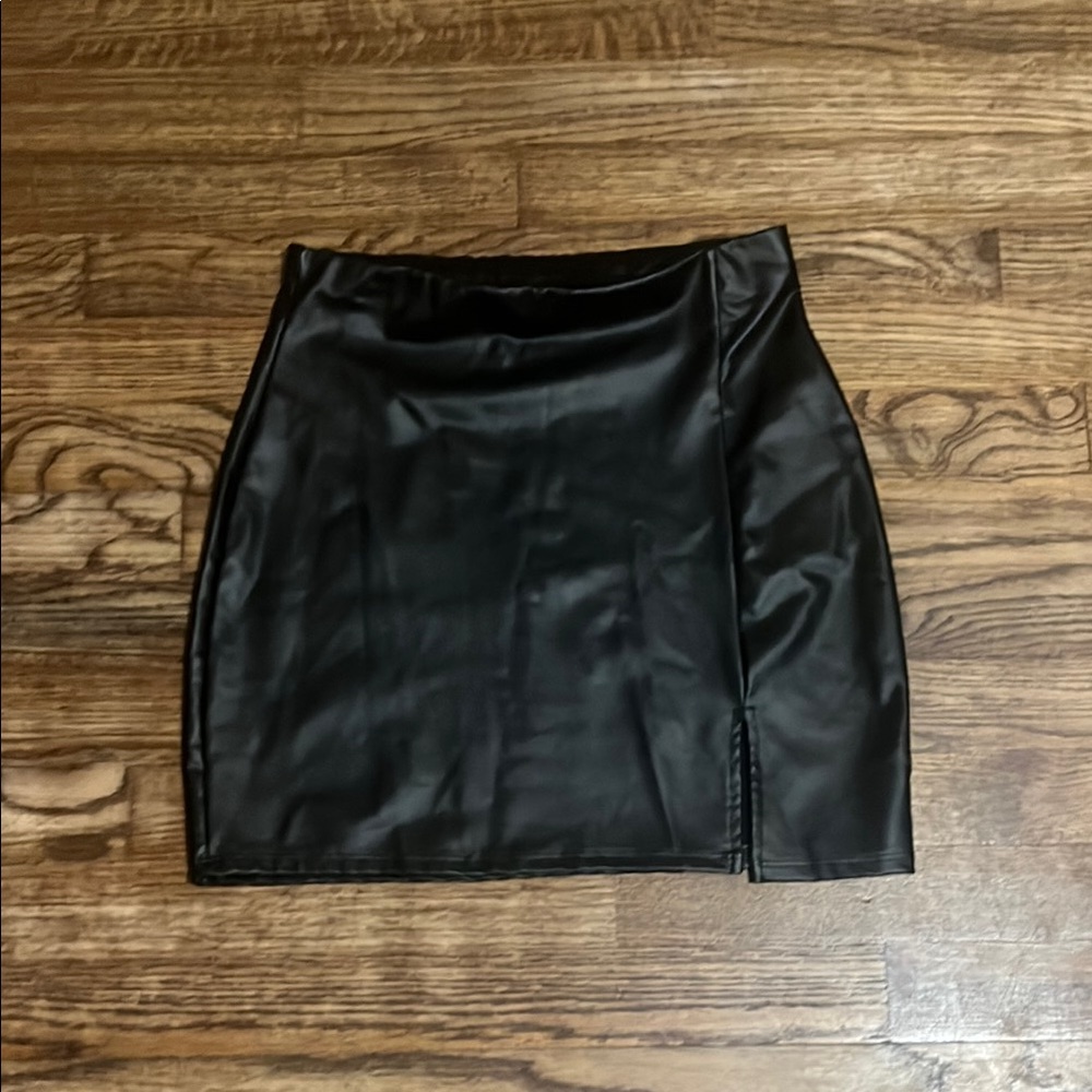 Windsor Black Mini Pencil Skirt with Slit